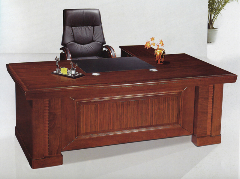 bàn lãnh đạo Fami cho người mệnh Hỏa